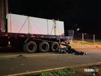 Motociclista morre após colidir com carreta parada na Av. Mário Filho em Foz do Iguaçu