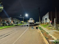 Motociclista morre após colidir com carreta parada na Av. Mário Filho em Foz do Iguaçu
