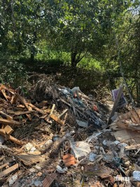 Policia Federal e PM flagraram descarte irregular de entulho próximo ao rio Paraná em Foz do Iguaçu