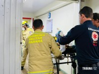 Jovem fica em estado gravíssimo após colisão entre carro e motocicleta no Jardim São Luiz