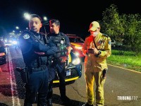 Mulher é agredida e jogada de carro em movimento pelo namorado na Av. Mário Filho