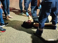 Mulher é agredida e jogada de carro em movimento pelo namorado na Av. Mário Filho