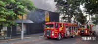 Bombeiros são mobilizados após incêndio em bicicletaria no Bairro Boicy em Foz do Iguaçu 