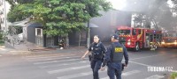 Bombeiros são mobilizados após incêndio em bicicletaria no Bairro Boicy em Foz do Iguaçu 
