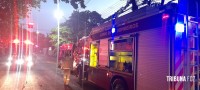 Bombeiros são mobilizados após incêndio em bicicletaria no Bairro Boicy em Foz do Iguaçu 