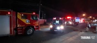 Quatro viaturas dos Bombeiros são mobilizados após fogo em entulho na Vila Yolanda