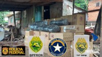 PM, PF e RF apreendem cigarros e maconha tipo capulho em área conhecida como “Favela do Cemitério” em Foz do Iguaçu