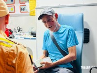 Homem cai após sair de bar e é socorrido pelo SIATE após ficar ferido no Portal da Foz