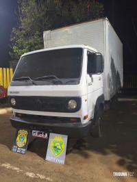 BPFRON e PF recuperam caminhão e apreendem cigarros contrabandeados em Santa Helena