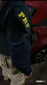 PRF apreende cerca de 100 kg de maconha após fuga na BR-277 em Santa Terezinha de Itaipu PRF apreende cerca de 100 kg de maconha após fuga na BR-277 em Santa Terezinha de Itaipu