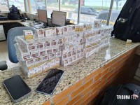 PF e PRF apreendem mais de 1.600 ampolas de medicamento irregular em ônibus na BR-277 PF e PRF apreendem mais de 1.600 ampolas de medicamento irregular em ônibus na BR-277