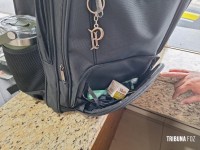 PF e PRF apreendem mais de 1.600 ampolas de medicamento irregular em ônibus na BR-277 PF e PRF apreendem mais de 1.600 ampolas de medicamento irregular em ônibus na BR-277