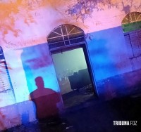 Bombeiros controlam incêndio em igreja sem fieis e abandonada em Ciudad Del Este