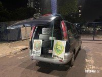 Policia Federal apreende Van carregada com pneus de caminhão contrabandeados na Av. Beira Rio