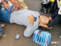 Acidente grave na BR-277: Tênis do motociclista fica preso no para-choque de carreta após colisão e motociclista é socorrido pelo Siate na BR-277