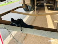 Acidente grave na BR-277: Tênis do motociclista fica preso no para-choque de carreta após colisão e motociclista é socorrido pelo Siate na BR-277