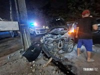 Motorista embriagada causa acidente e acaba batendo em poste de iluminação pública em Ciudad Del Este