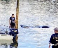 Foi botar o barco na água e o carro foi junto na praia de Santa Helena