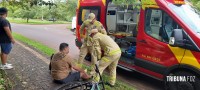 Ciclista é socorrido pelo Siate após queda na rotatória da Av. Safira em Foz do Iguaçu