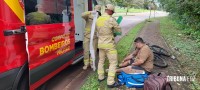 Ciclista é socorrido pelo Siate após queda na rotatória da Av. Safira em Foz do Iguaçu