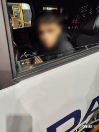 Guarda Municipal apreende menor dirigindo veículo carregado com cigarros contrabandeados na Vila Portes durante a madrugada