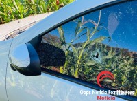 Veículo roubado é localizado na área rural após assalto com dois baleados na BR-277