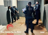 Guarda Municipal prende dupla após furto de cadeiras em loja de móveis