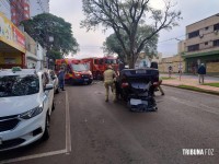 Idoso capota veículo após colisão na Av. Juscelino Kubitschek em Foz do Iguaçu