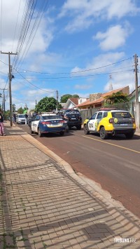 PM prende homem por violência doméstica e apreende fuzil no bairro Campos do Iguaçu, em Foz do Iguaçu
