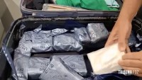 Passageira é presa no Aeroporto de Foz do Iguaçu com 4,3 Kg de cocaína