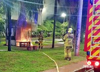 Incêndio consome barraca abandonada no centro de Ciudad del Este
