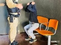 Assalto na BR-277 termina com colisão, suspeito preso e arma apreendida em Foz do Iguaçu