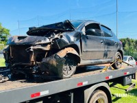 Assalto na BR-277 termina com colisão, suspeito preso e arma apreendida em Foz do Iguaçu