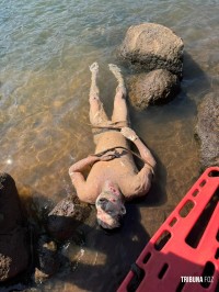 Marinha do Paraguai resgata corpo que flutuava no Rio Paraná