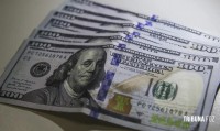 Dólar fecha abaixo de R$ 4,90 pela primeira vez em 28 meses