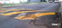 FOZTRANS: Fiscaliza os motorista e ignora as crateras