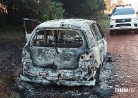 Veículo usado em roubo de transportadora é encontrado incendiado no Paraguai