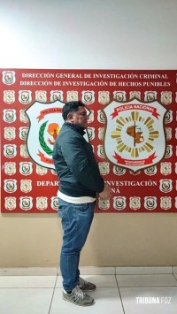 Policia Nacional do Paraguai prende duas pessoas com dois veículos roubados na barranca do Rio Paraná