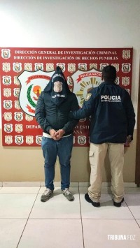 Policia Nacional do Paraguai prende duas pessoas com dois veículos roubados na barranca do Rio Paraná