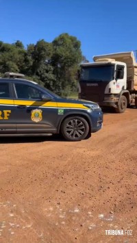 PRF flagra caminhões caçamba com diversas irregularidades durante fiscalização na BR-469 em Foz do Iguaçu