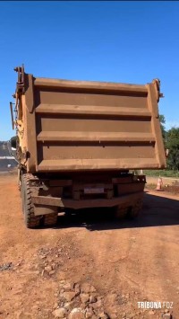PRF flagra caminhões caçamba com diversas irregularidades durante fiscalização na BR-469 em Foz do Iguaçu