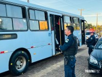 Denúncia de homens armados em ônibus de transporte coletivo mobiliza GM e PM na marginal da  BR-277 em Foz do Iguaçu