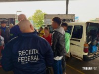 Receita Federal aborda van paraguaia com 3 adolescentes desacompanhados