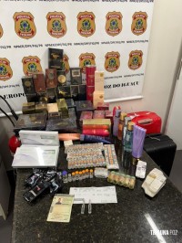 PF prende passageiro com medicamentos contrabandeados no Aeroporto de Foz do Iguaçu