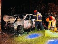 Duas pessoas morrem carbonizadas após veículo colidir contra uma arvore em Santa Terezinha de Itaipu