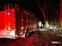 Duas pessoas morrem carbonizadas após veículo colidir contra uma arvore em Santa Terezinha de Itaipu