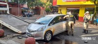 Condutora perde o controle e tomba o veículo na Av. Brasil em Foz do Iguaçu