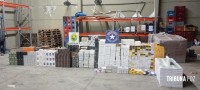 BPFRON e Polícia Federal apreendem caminhão carregado com mercadorias contrabandeadas em Santo Antônio do Sudoeste