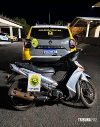 PM apreende cocaína e remove motoneta irregular no centro de São Miguel do Iguaçu 