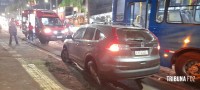 Condutor passa mal e provoca acidente no centro de Foz do Iguaçu